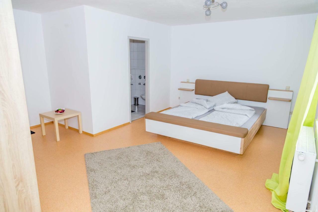 Taverna Unik Saaldorf Exteriör bild