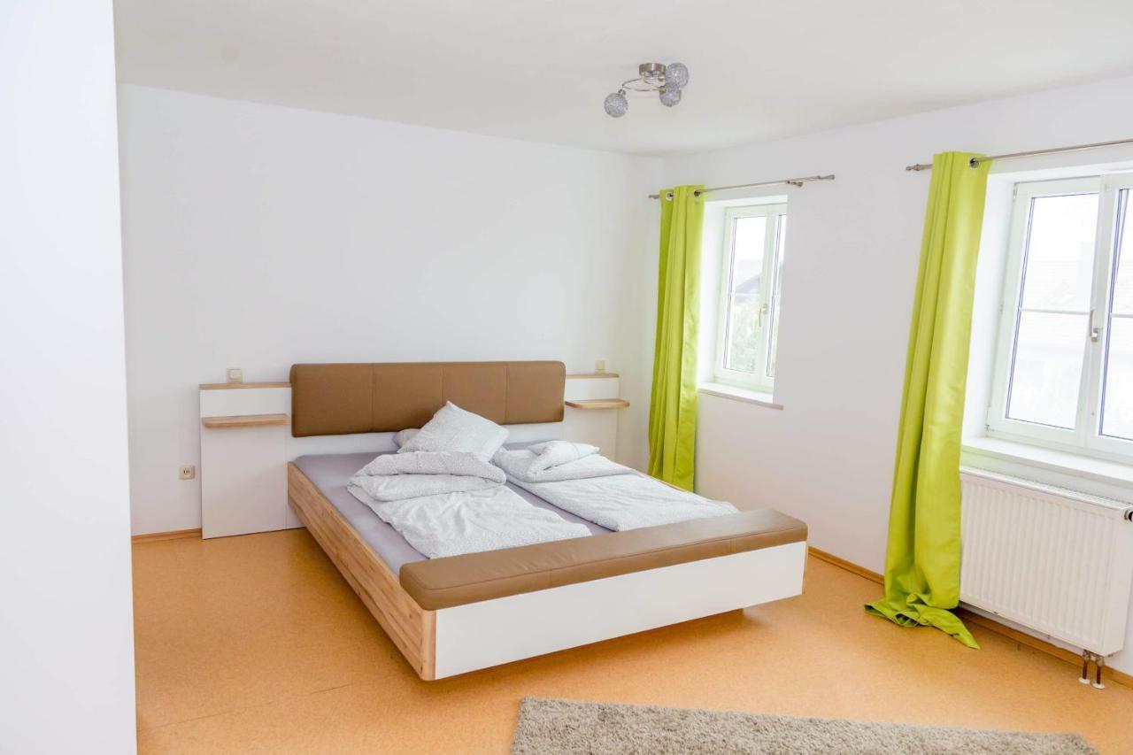 Taverna Unik Saaldorf Exteriör bild