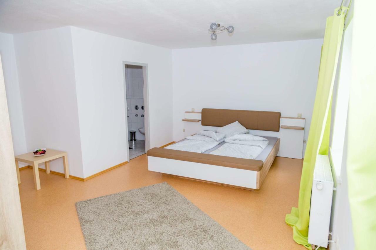 Taverna Unik Saaldorf Exteriör bild