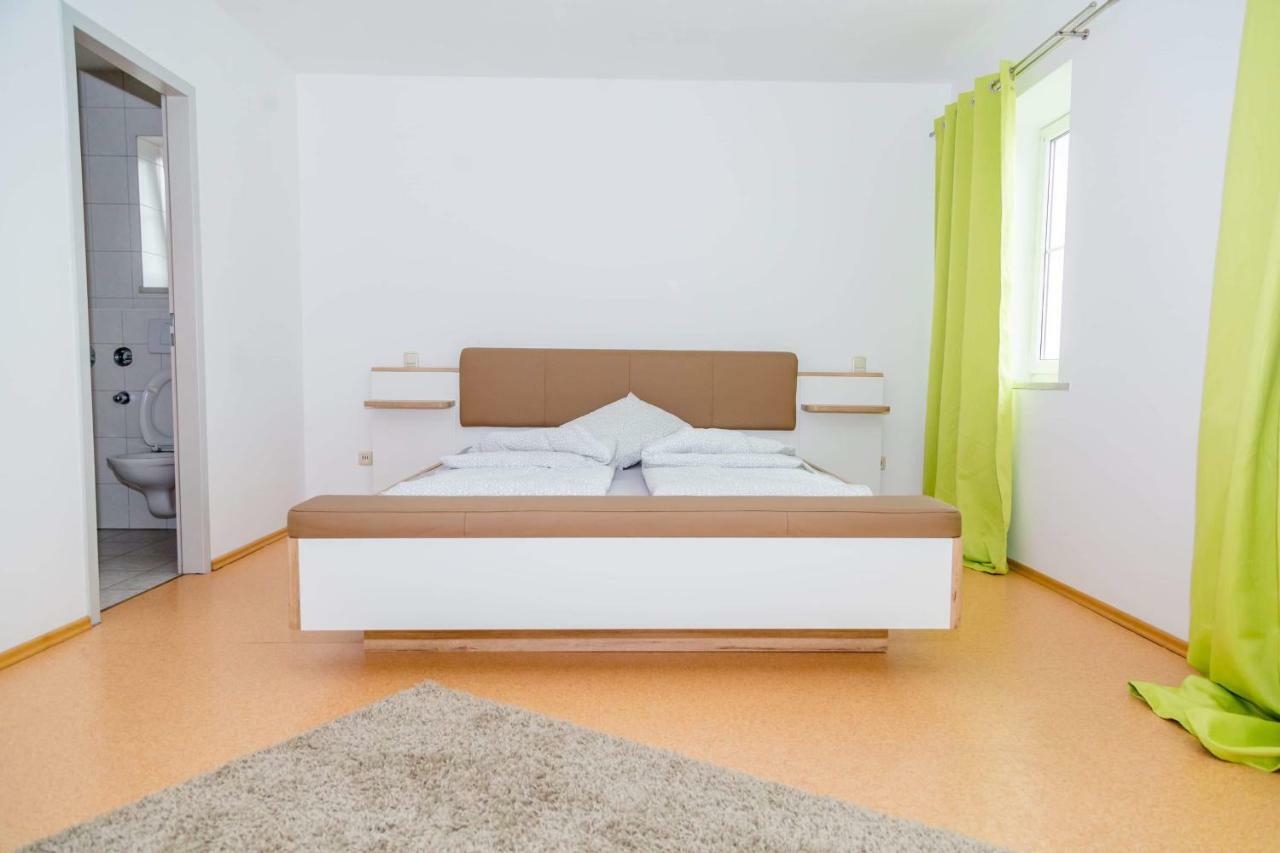 Taverna Unik Saaldorf Exteriör bild